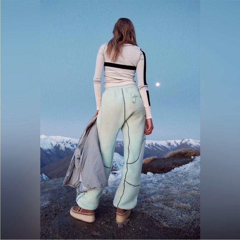 Free People Hit The Slopes Fleece Pants Size Medium NWT - Picture 3 of 16